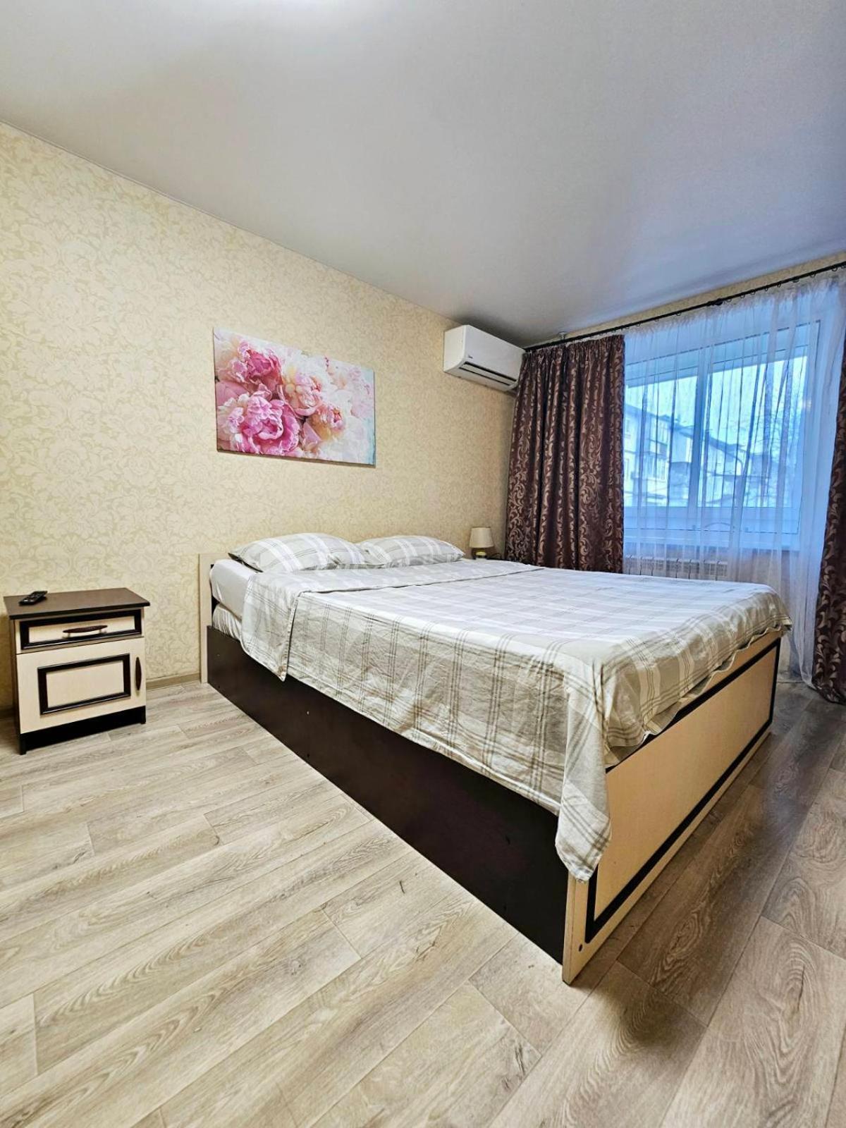 דירה аккуратная , чистая на пр гагарина 169 *